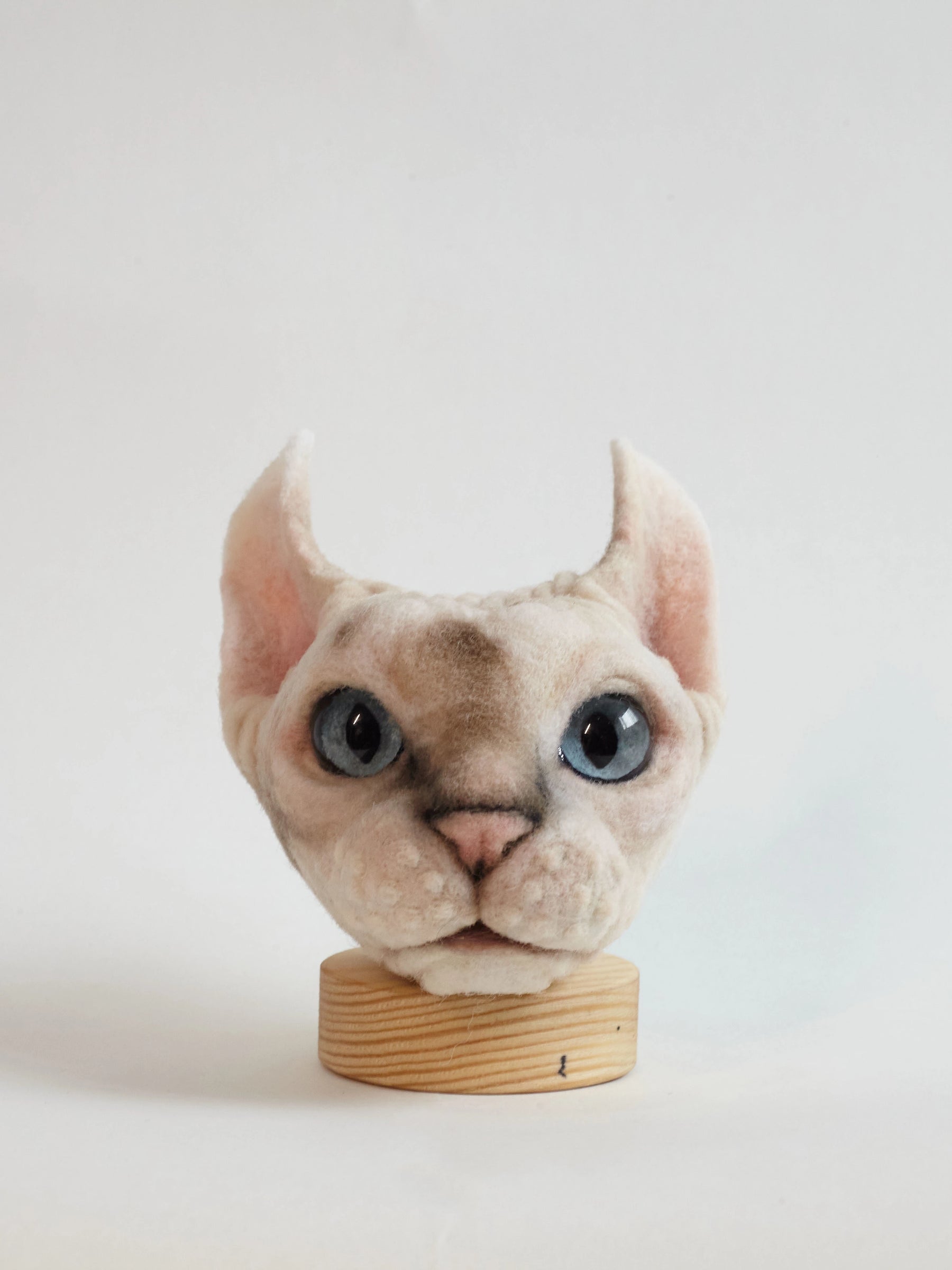 Custom 3D wool needle felt pet portrait brooch from PetDecorArt