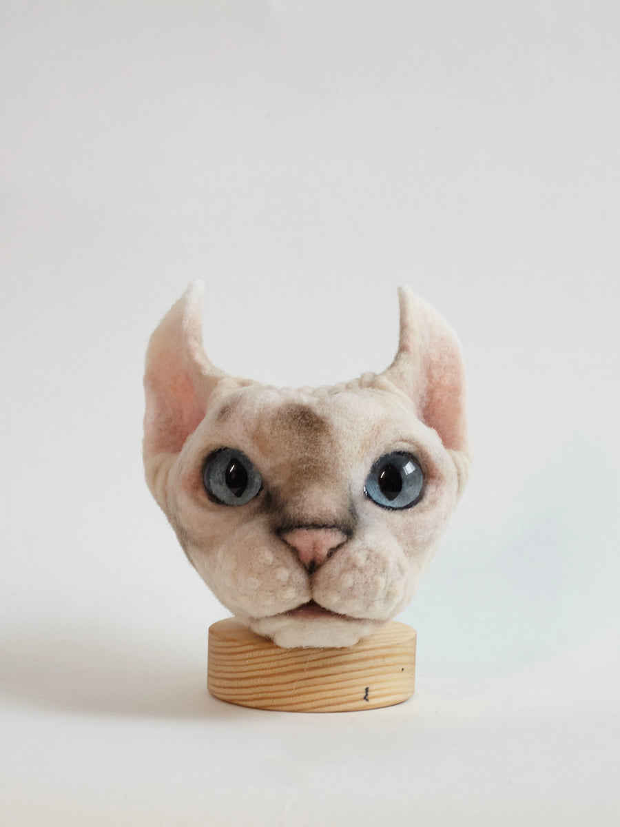 Needle-felted pet portrait brooch from PetDecorArt