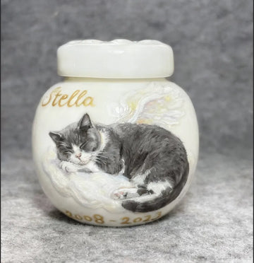 Paw Print Urn – Customized Ceramic Pet Urn for Pets Up to 26kg with Hand-Painted Portrait