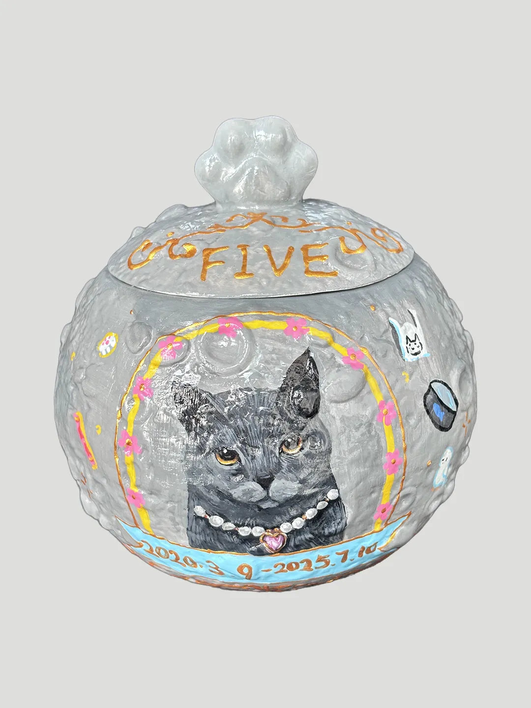 Pet Planet Urn – Customized Ceramic Pet Urn with Hand-Painted Pet Portrait