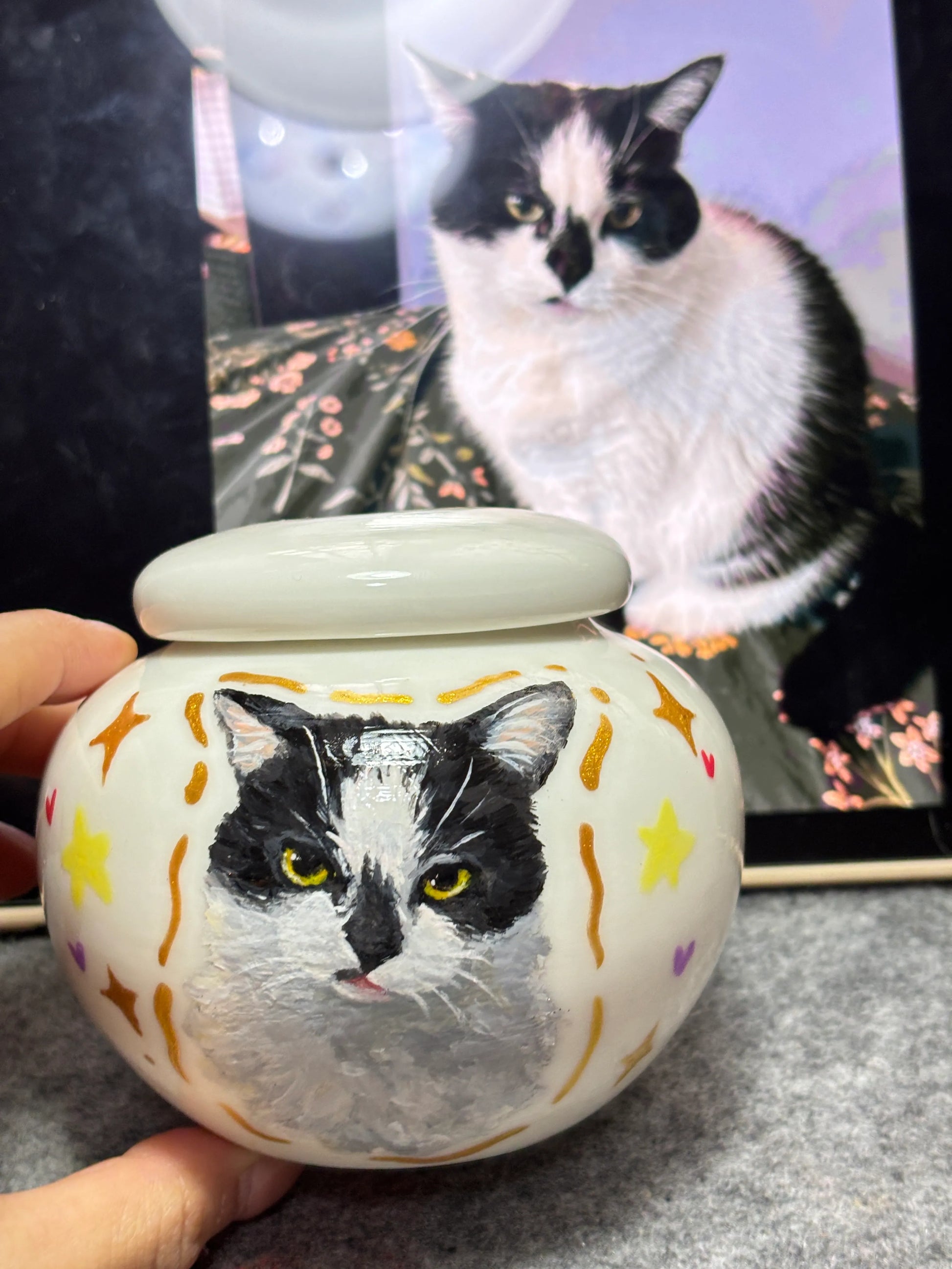 Round Urn – Customized Ceramic Pet Urn with Hand-Painted Pet Portrait (Small Dogs & Cats)